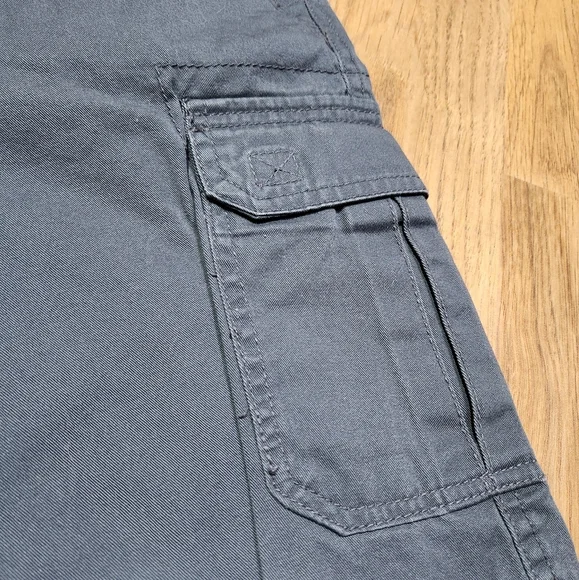 Northwest Territory Men's Gray Cargo Shorts, Size 32 - Picture 2 of 7